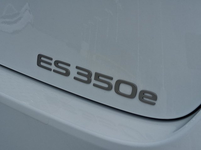 New 2026 Ultra White Lexus ES 350e PREMIUM image 25