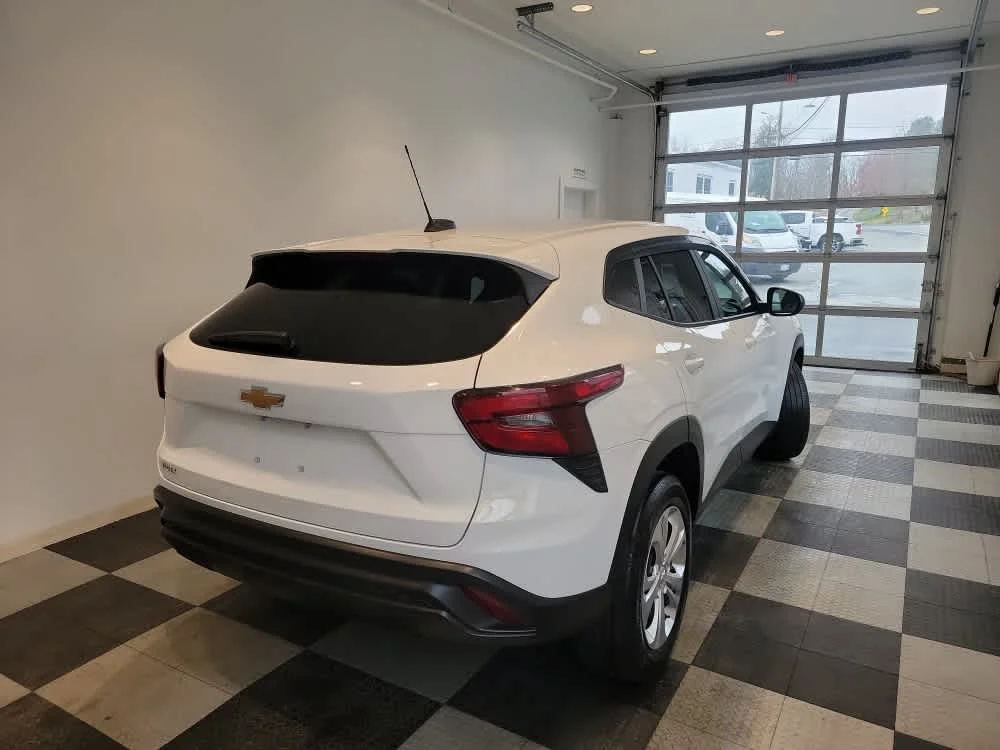 2024 Chevrolet Trax LS - Photo 6