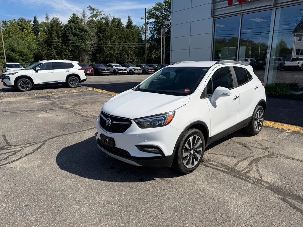 Used 2020 Summit White Buick Essence image 2