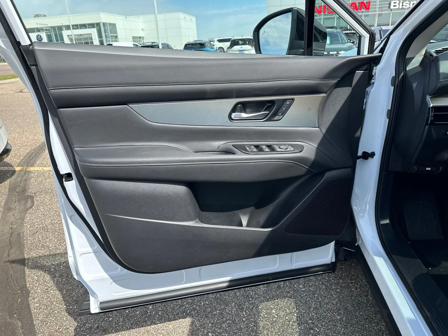 New 2026 Everest White Pearl TriCoat / Super Black Two-tone Nissan Platinum image 16