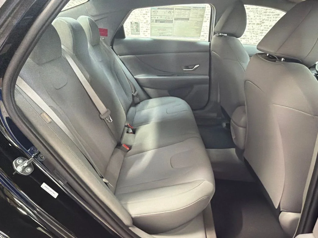 New 2026 Abyss Black Hyundai SE image 12