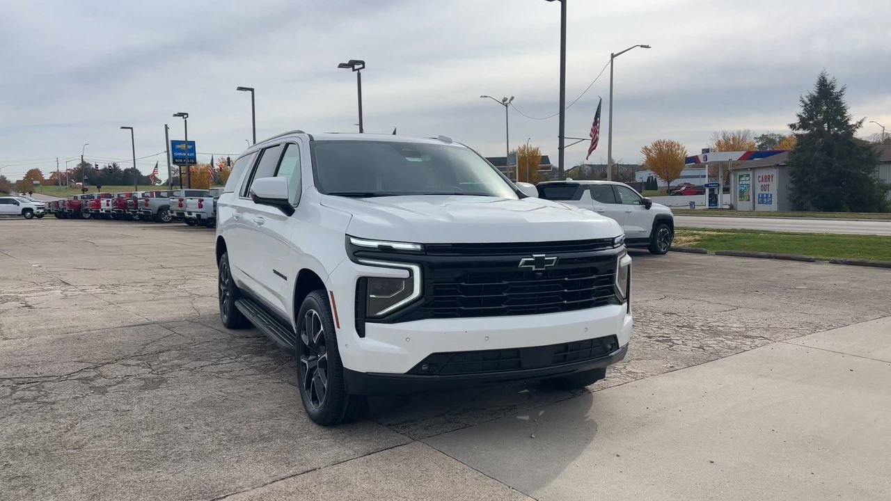 2026 Chevrolet Suburban RST photo 3