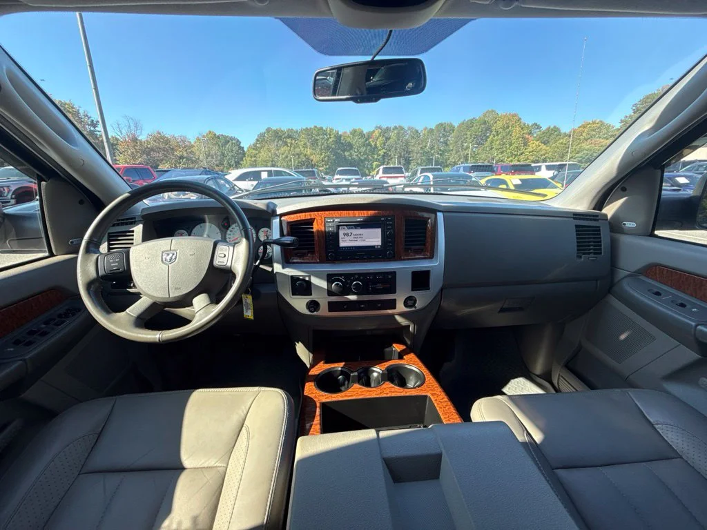 Used 2007 White Dodge Laramie image 13