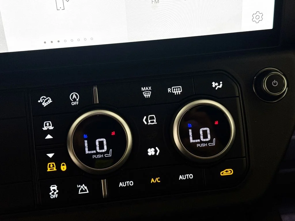 New 2026 Fuji White Land Rover X-Dynamic SE image 16