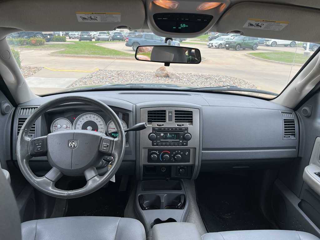 Used 2006 Dodge Dakota SLT with VIN 1D7HW48K66S710862 for sale in Pella, IA