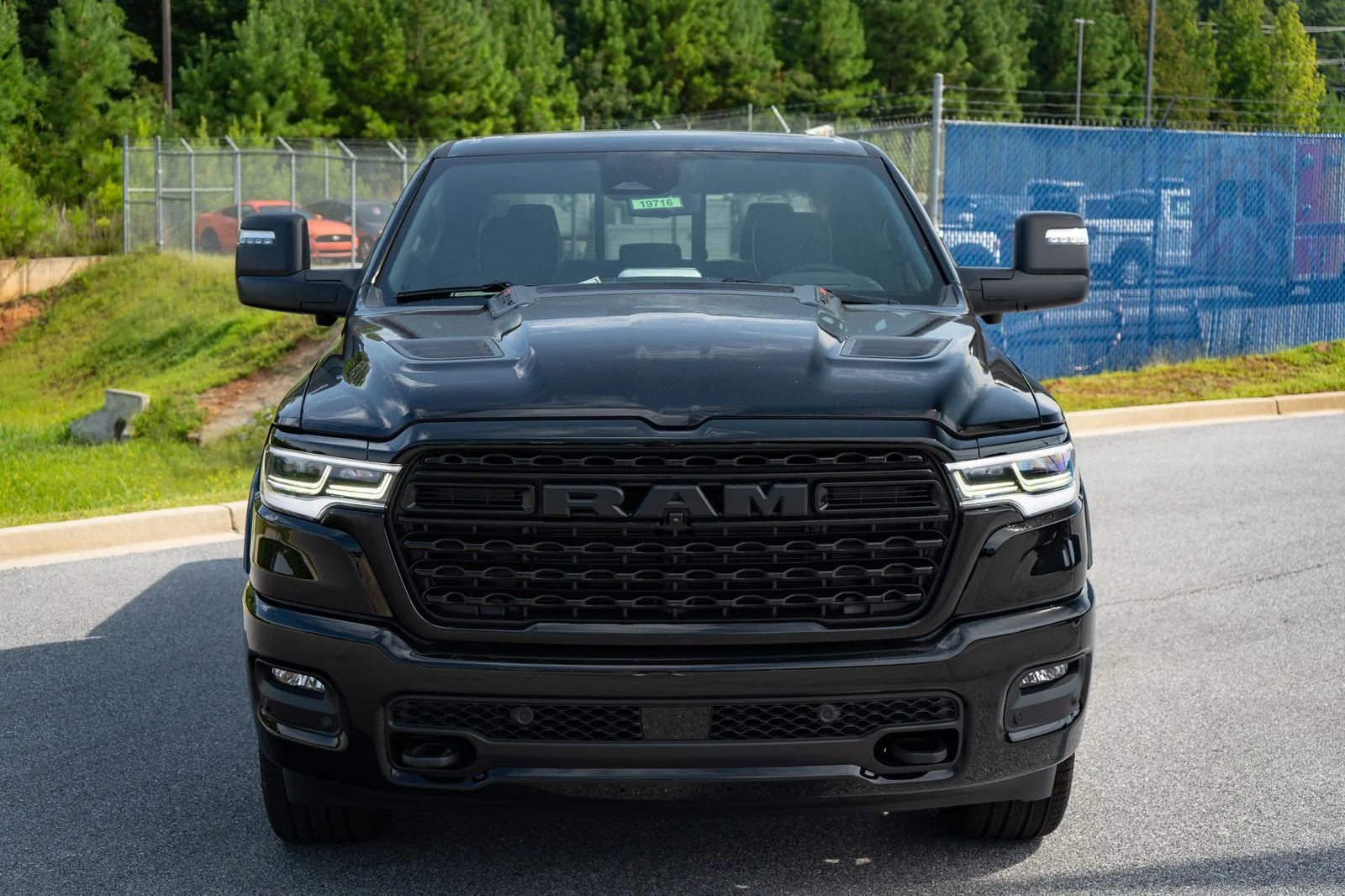 New 2026 Diamond Black Crystal Pearl-Coat Exterior Paint RAM Limited image 8
