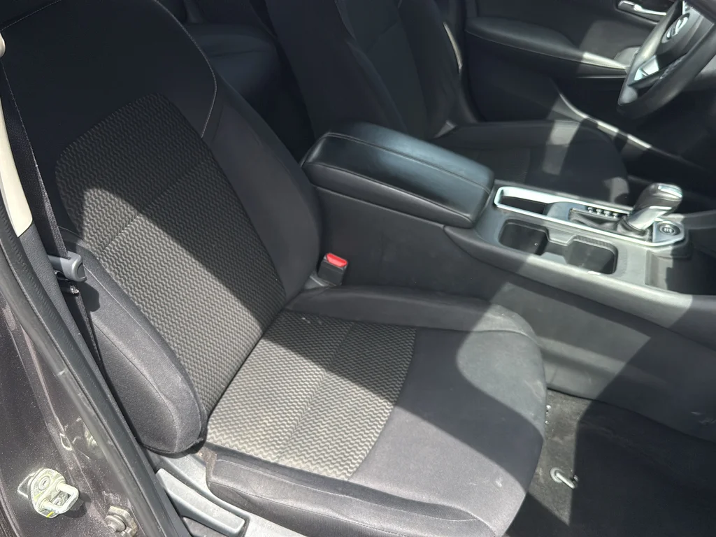 Used 2020 Gray Nissan S image 8