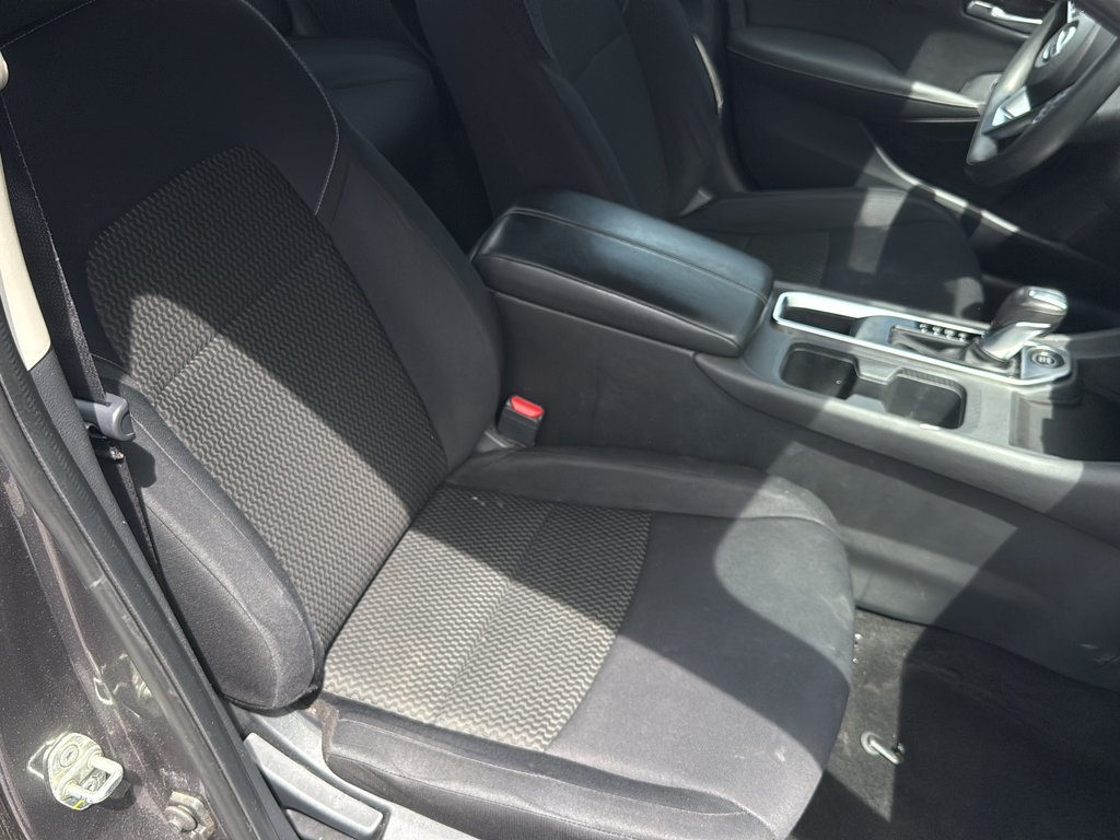 Used 2020 Gray Nissan S image 10