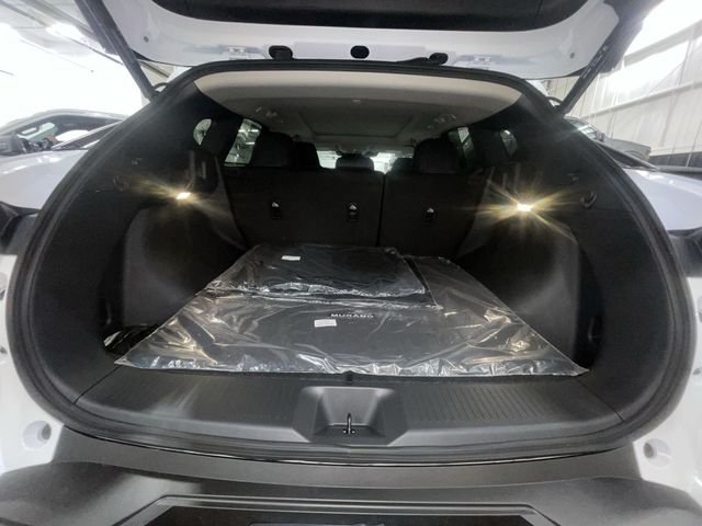 New 2026 Everest White Pearl TriCoat Nissan SL image 24