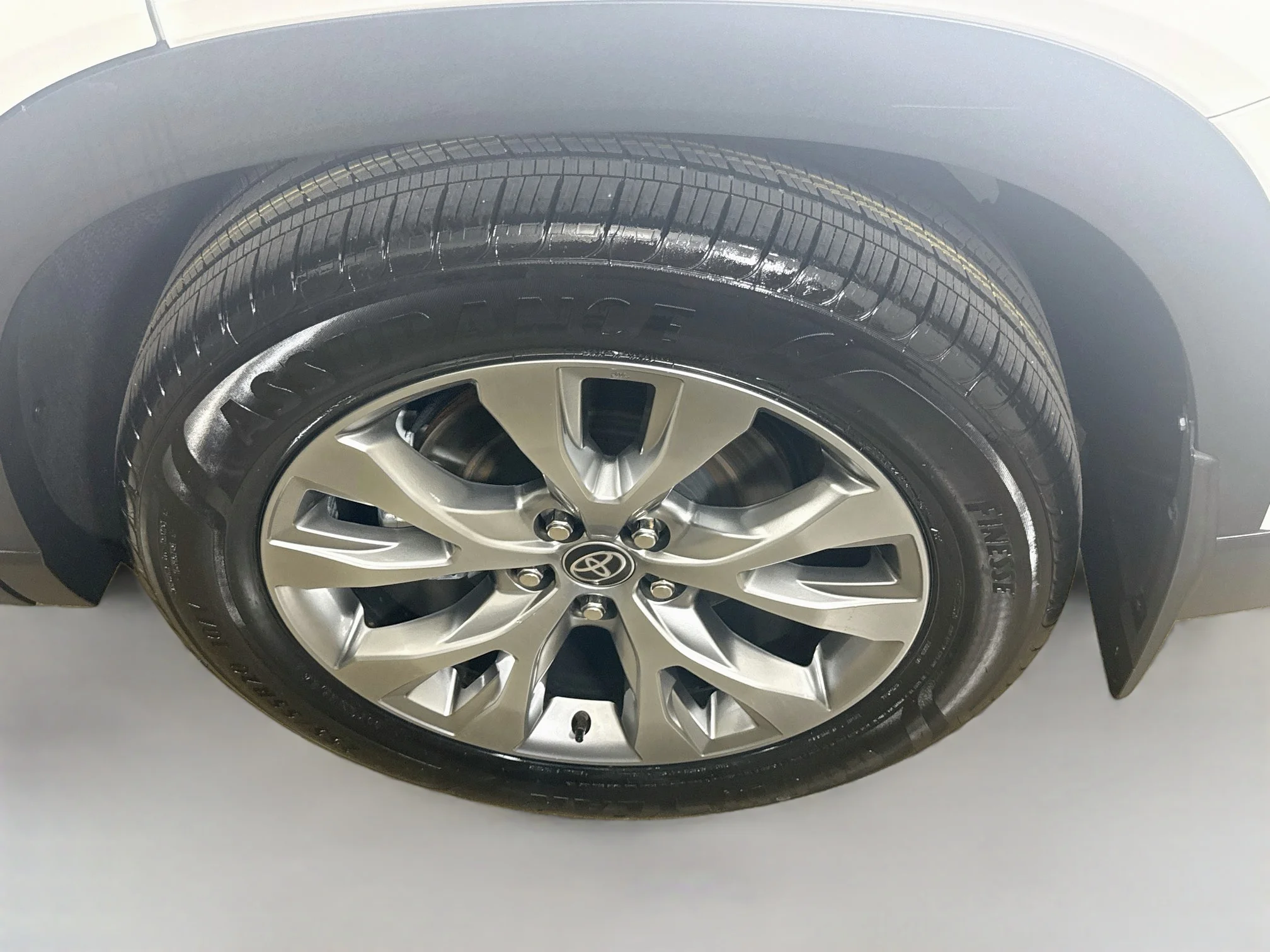 Certified Used 2024 Wind Chill Pearl Toyota Limited image 9