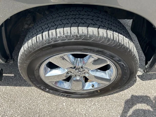 Used 2009 Gray Dodge Sport image 23