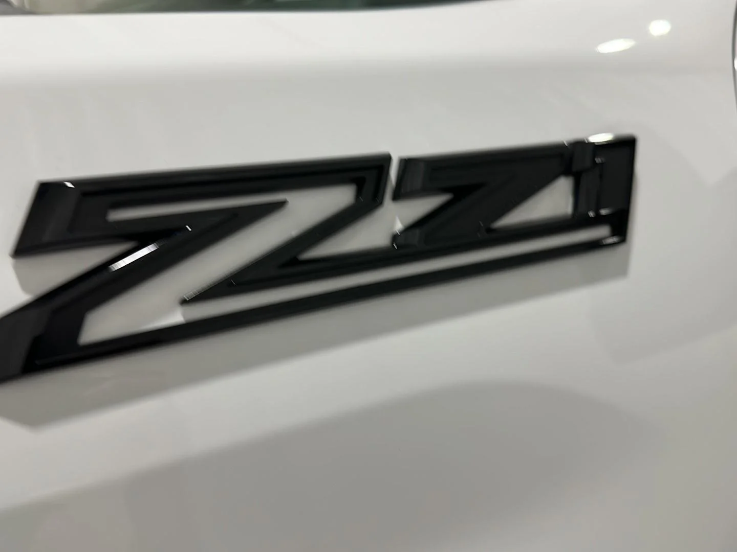 Used 2025 Summit White Chevrolet LT image 31