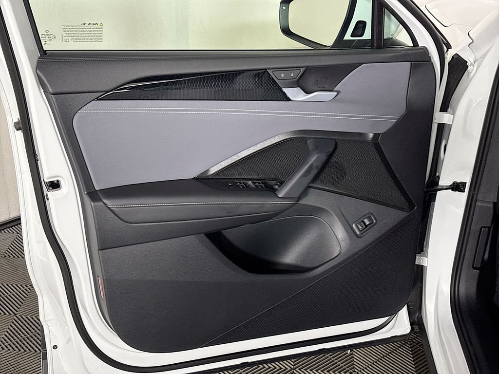 New 2026 Opal White Pearl Volkswagen SE image 10