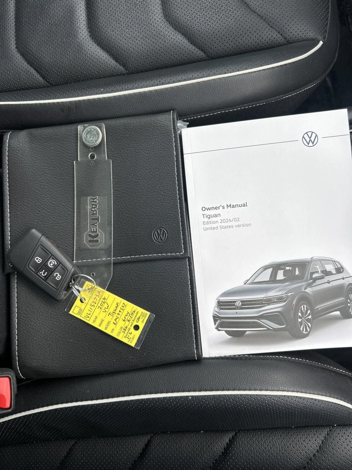 Certified Used 2024 gray Volkswagen SEL R-Line image 22