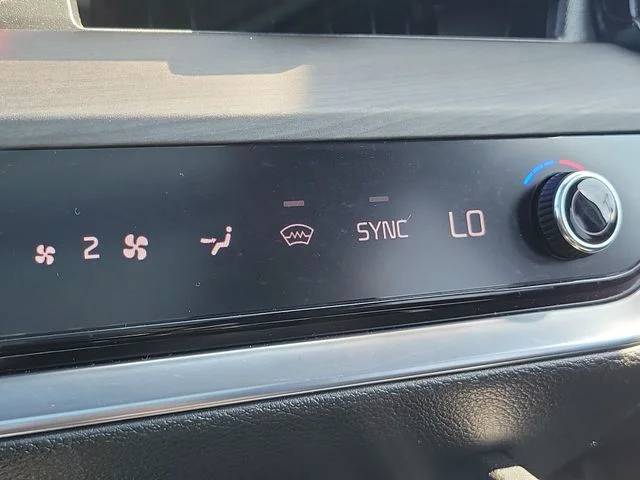 Used 2024 White Kia X-Pro image 32