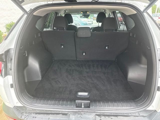 Used 2024 White Hyundai SEL image 14