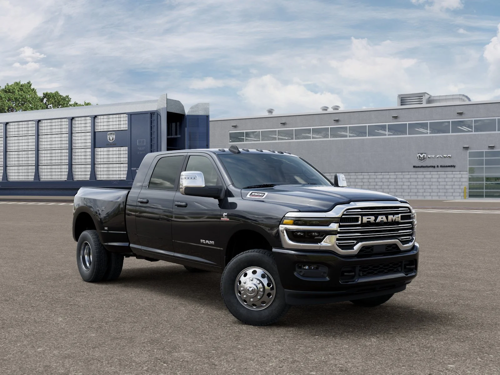 New 2026 Diamond Black Crystal Pearl-Coat Exterior Paint RAM Laramie image 31