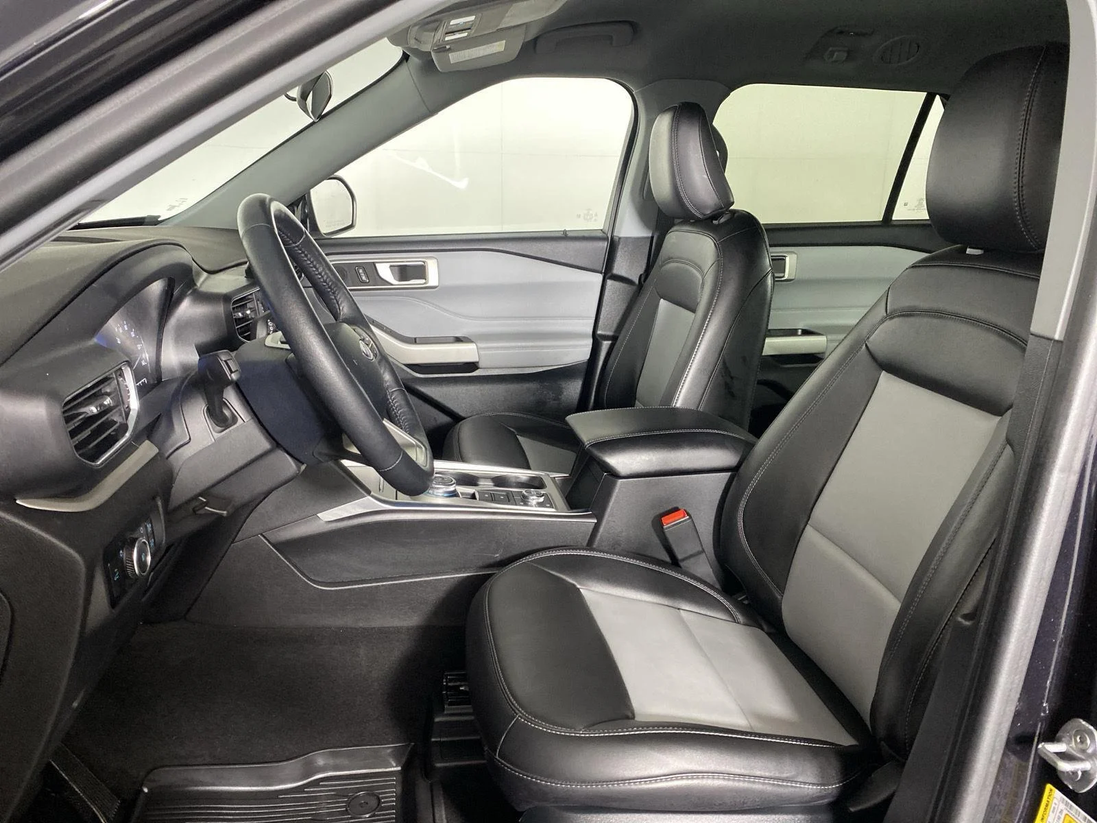 Used 2024 Agate Black Ford XLT image 10