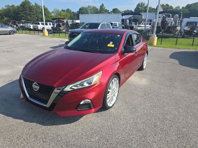 Used 2020 Red Nissan 2.5 SR image 4
