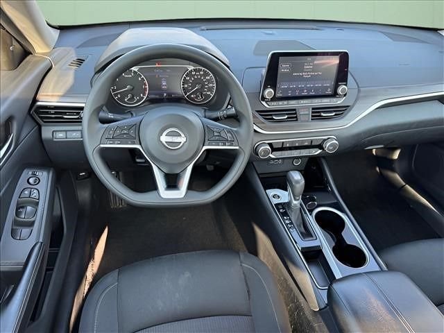 Used 2024 Gray Nissan 2.5 SV image 11