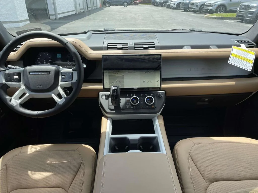 New 2026 Woolstone Green Land Rover X-Dynamic SE image 24