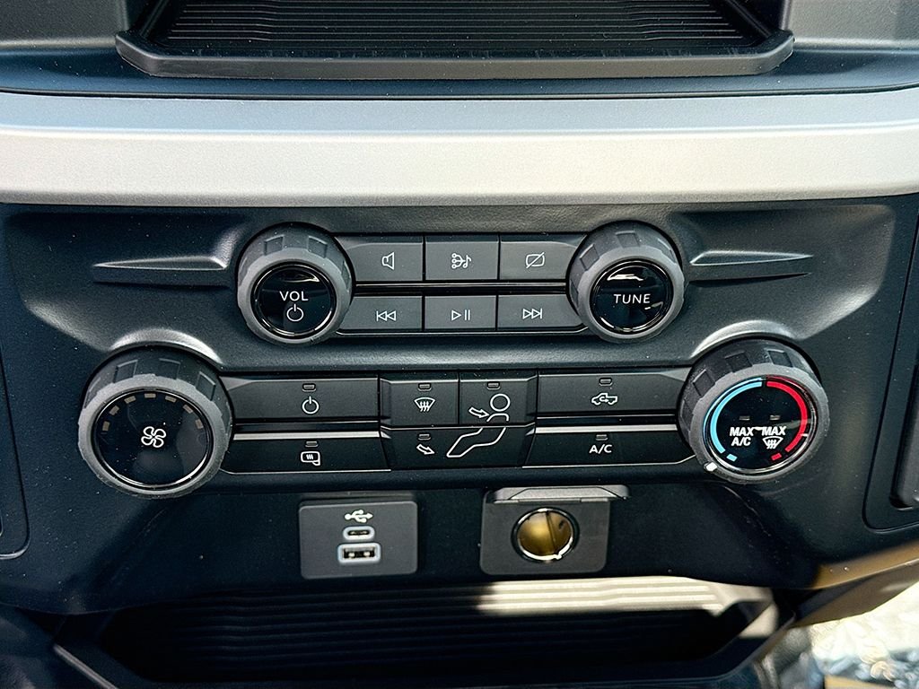 2024 Ford F-450 Super Duty Chassis Cab XL - Photo 27