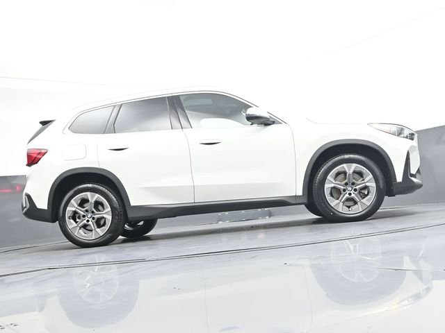 Used 2023 White BMW xDrive28i image 38