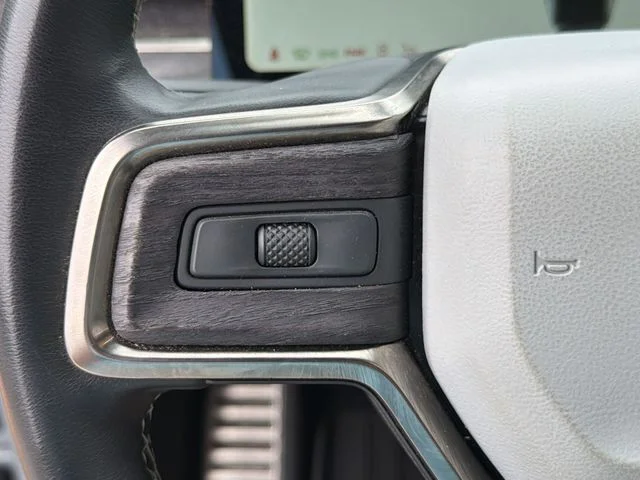 Used 2022  Rivian Adventure image 26