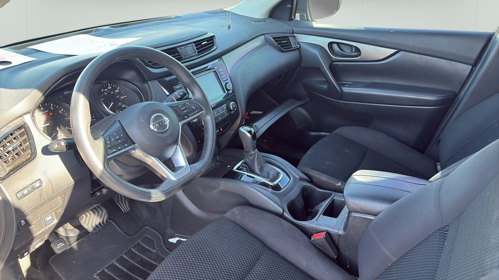 Used 2019 Gray Nissan S image 9