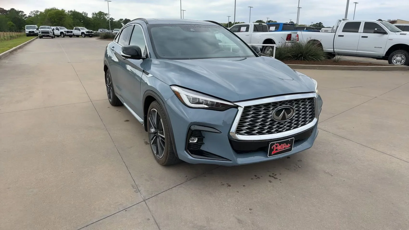 Used 2022 Slate Gray INFINITI ESSENTIAL image 3