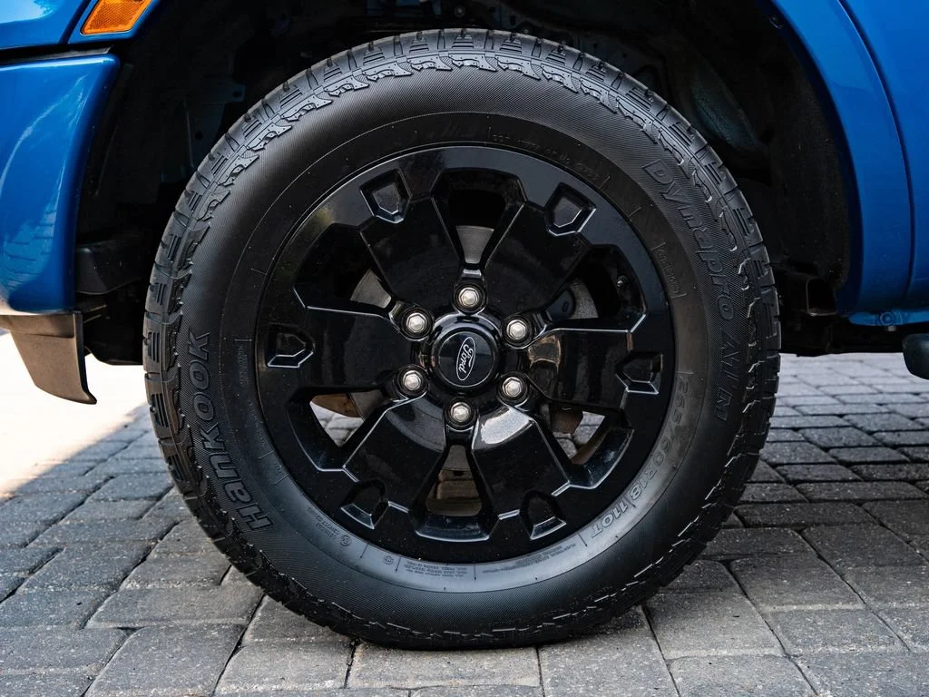 Used 2023 Velocity Blue Metallic Ford XLT image 13