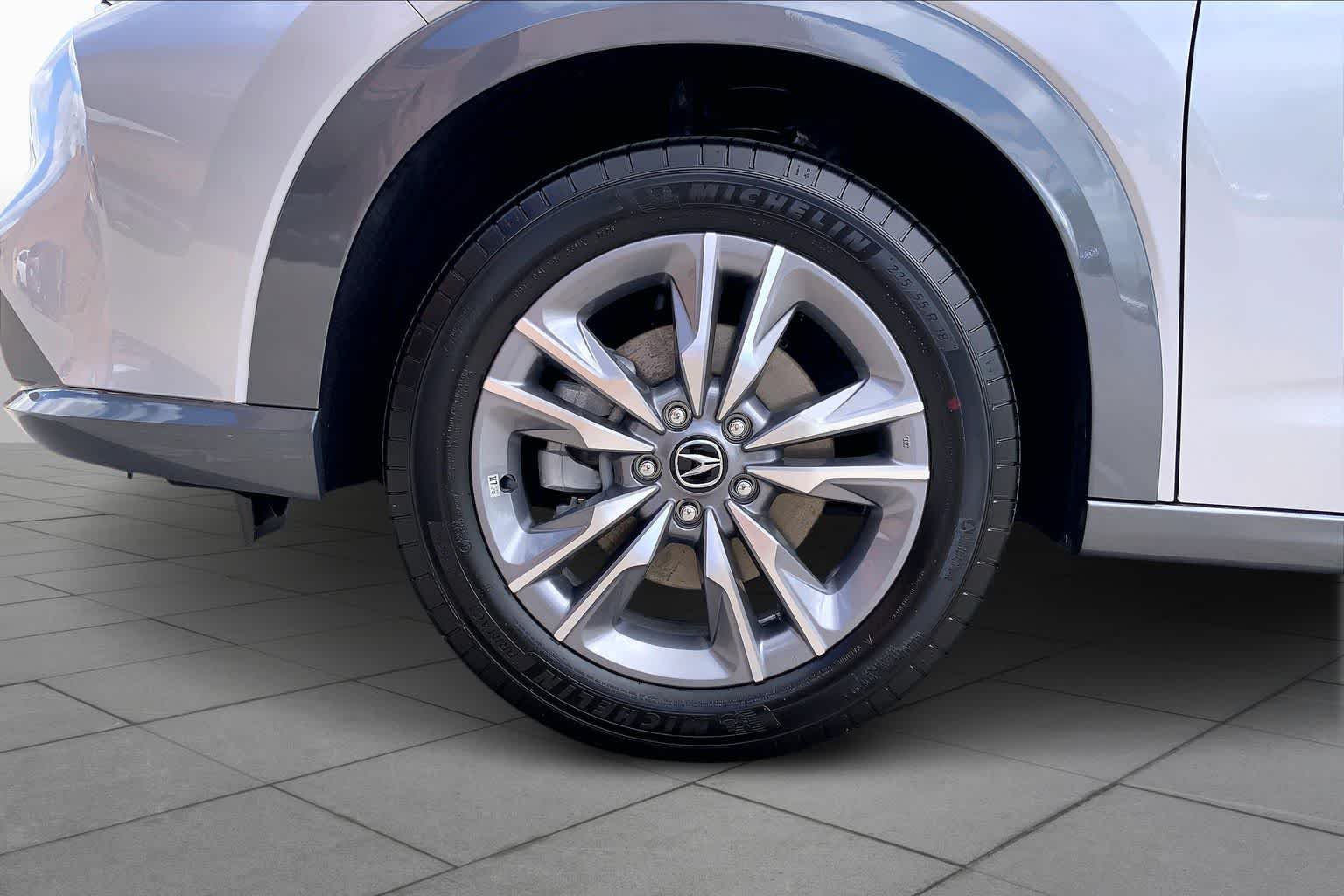 New 2026 Solar Silver Metallic Acura  image 9