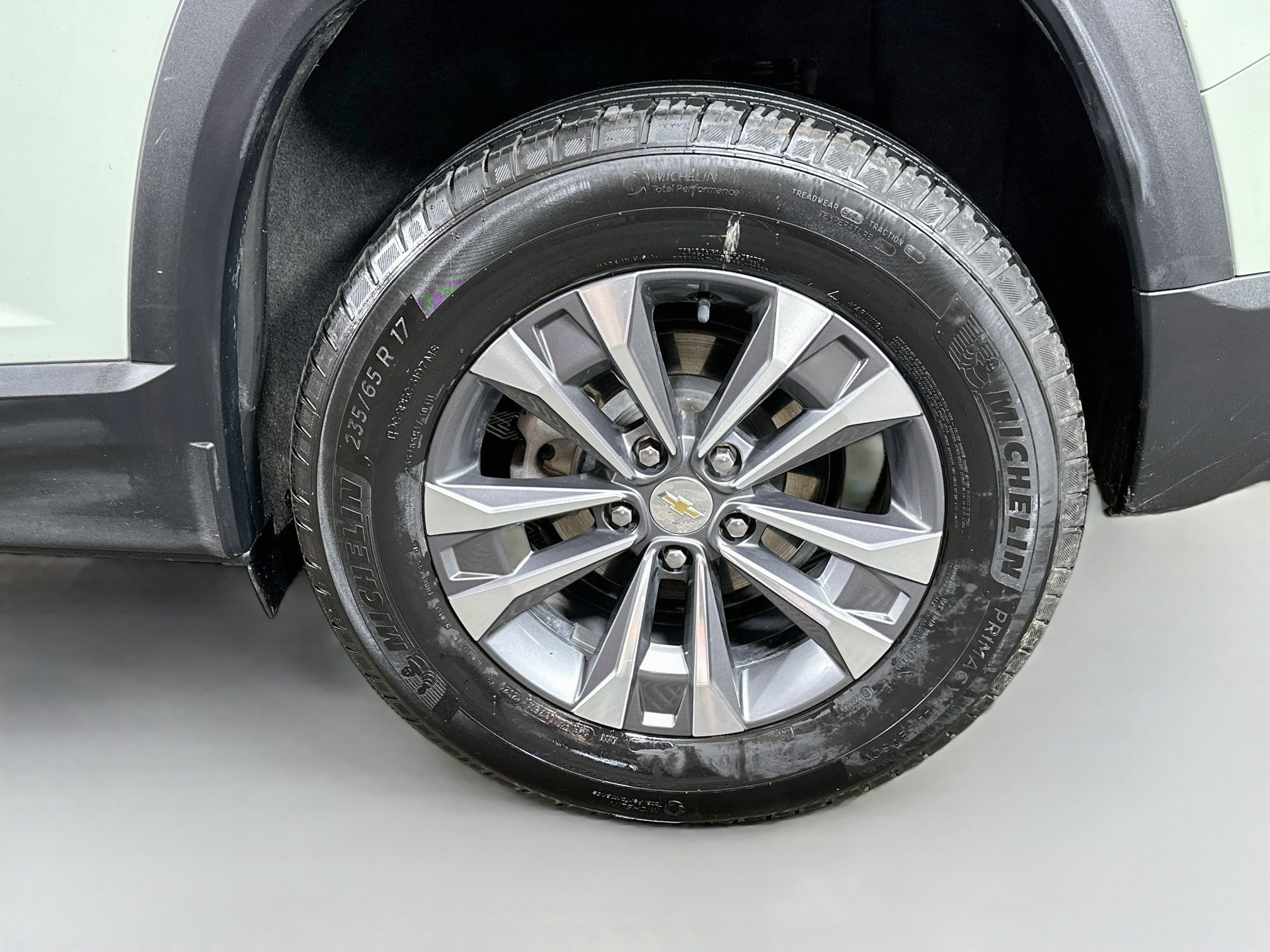 Used 2025 Cacti Green Chevrolet AWD LT image 30