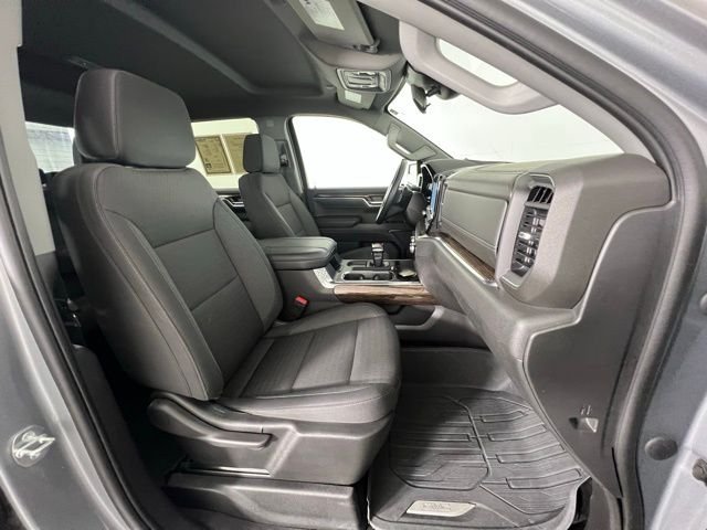 Used 2023 Silver GMC Elevation image 40