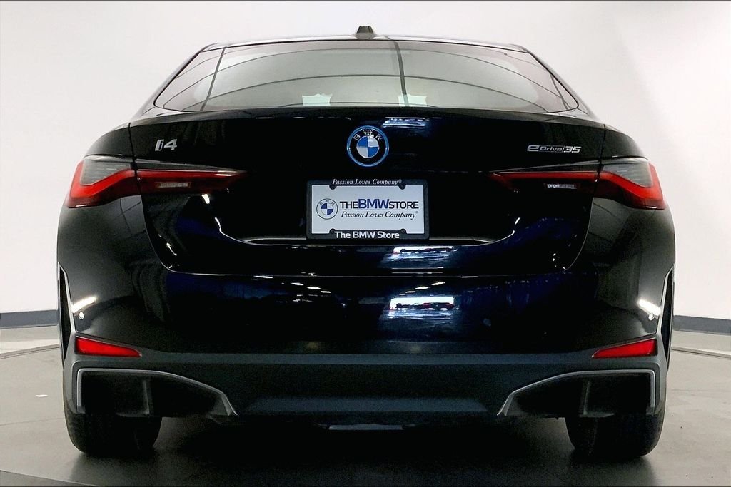 Certified Used 2023 Black Sapphire Metallic BMW  image 3