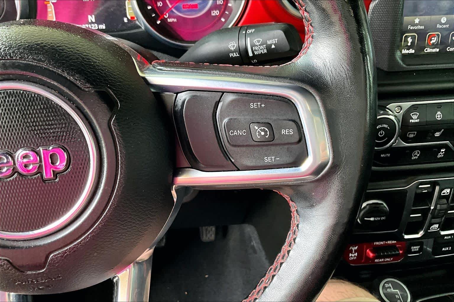 Used 2020 Granite Crystal Metallic Clearcoat Jeep Rubicon image 24