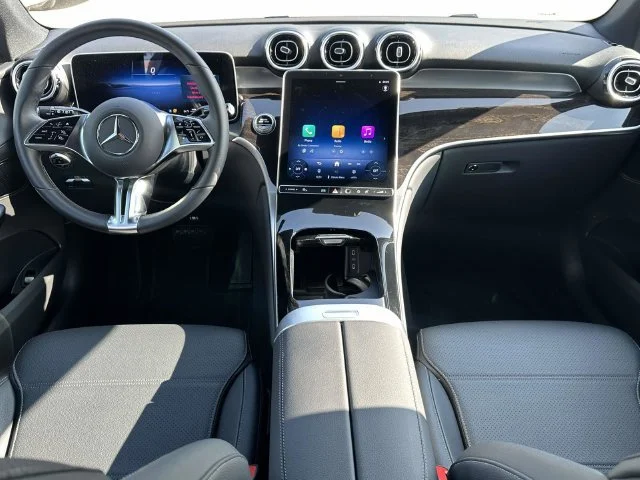 Used 2025 Polar White Mercedes-Benz GLC 300 image 18