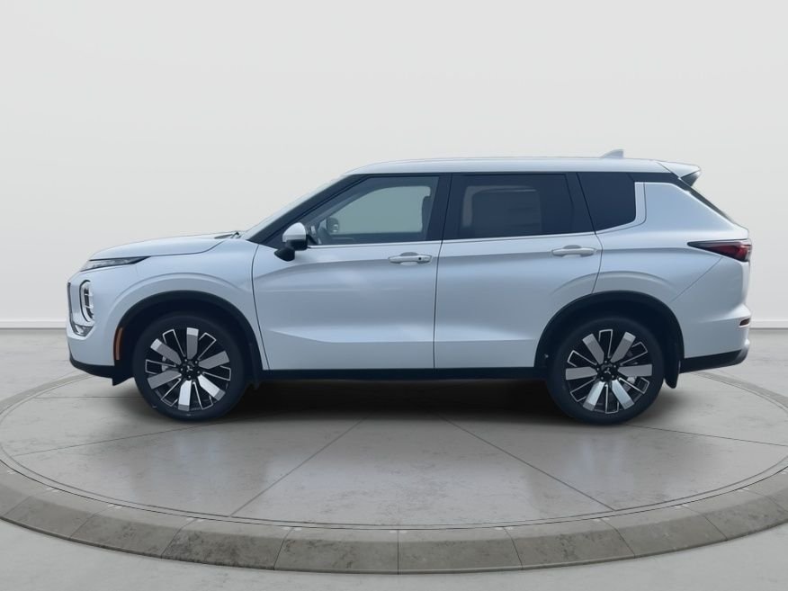 New 2026 WHT DIAMOND Mitsubishi SE image 3