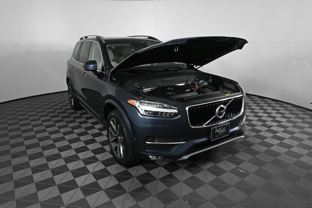 Used 2018 Blue Volvo T6 Momentum image 32