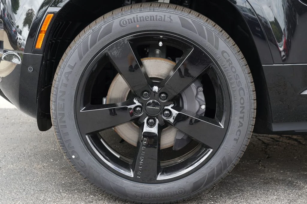 Used 2026 Black Land Rover X-Dynamic SE image 8