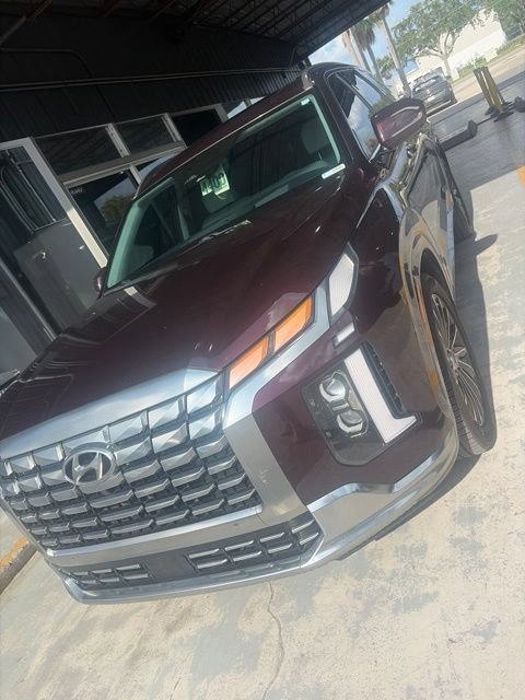 Used 2023 Sierra Burgundy Hyundai Calligraphy image 3