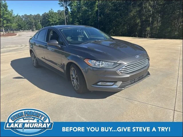 2017 Ford Fusion SE's photo