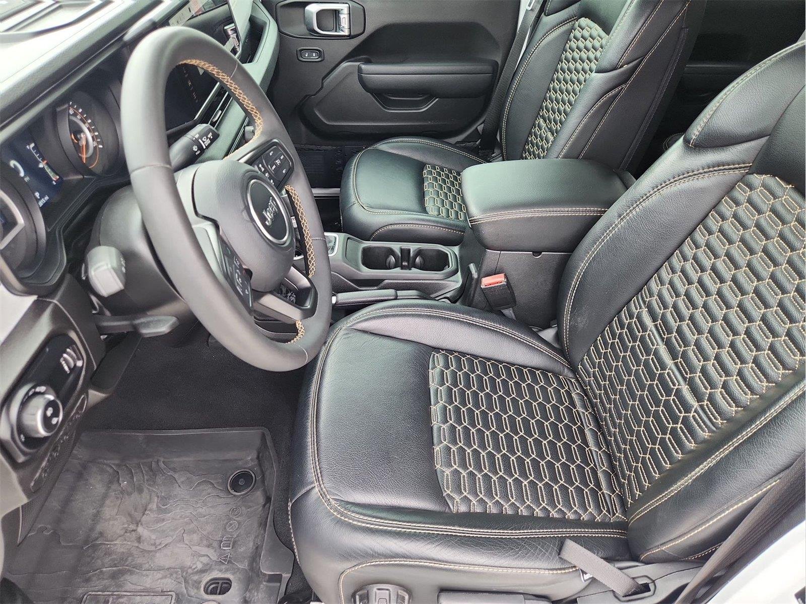 2024 Jeep Gladiator photo 18 of 32