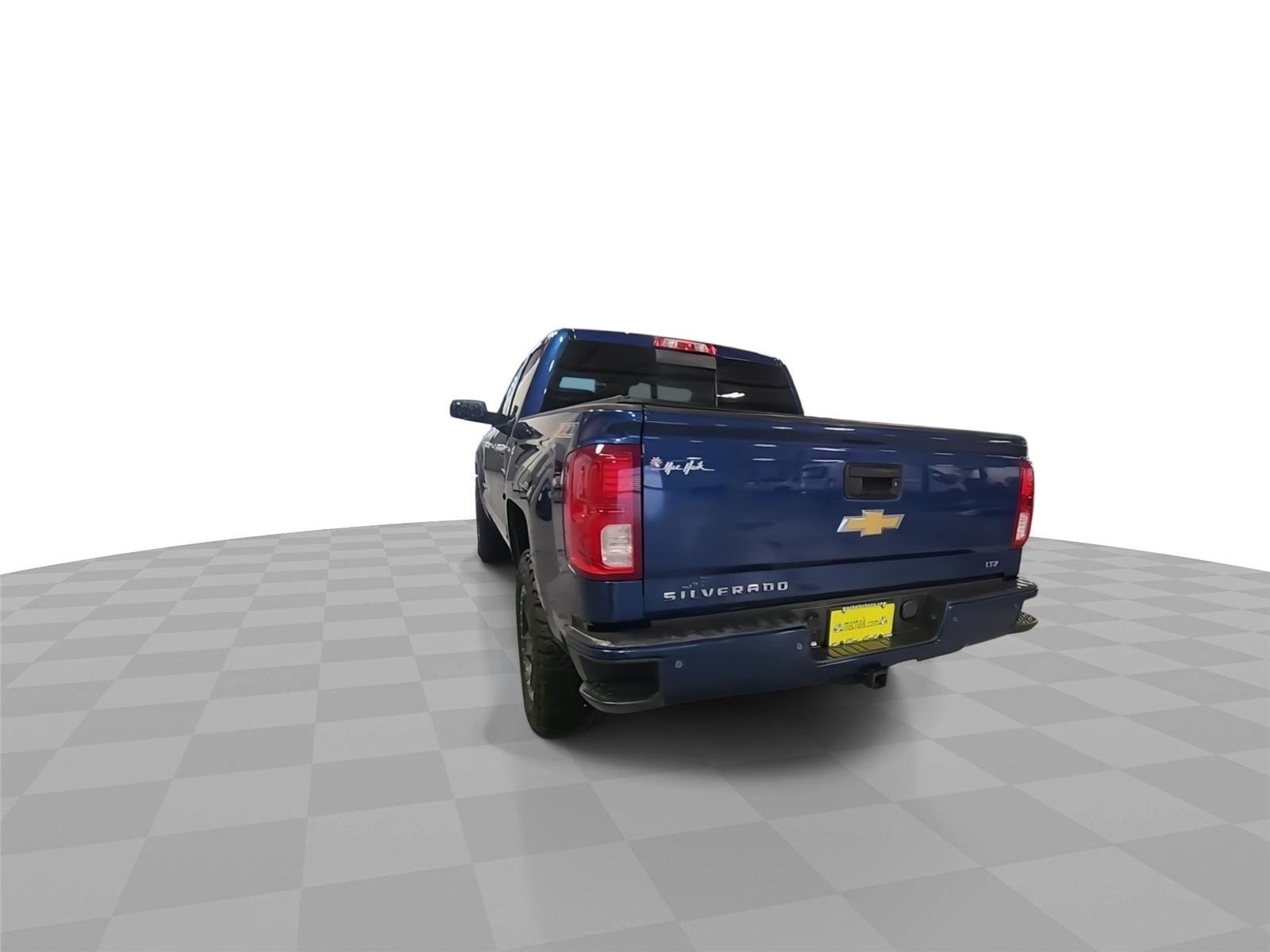 Used 2016 DEEP OCEAN BLUE METALLIC Chevrolet LTZ image 7