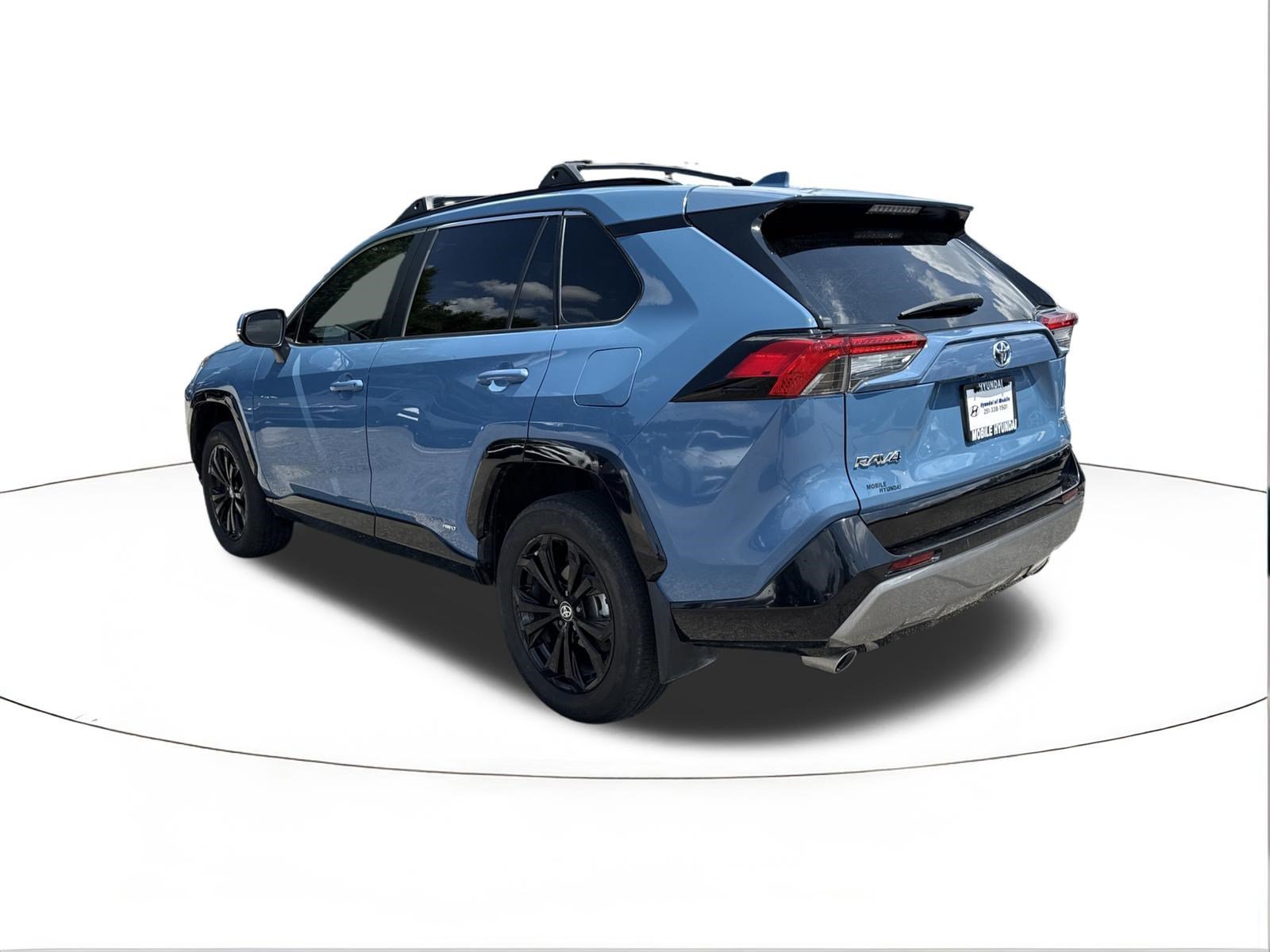 2024 Toyota RAV4 SE - Photo 5