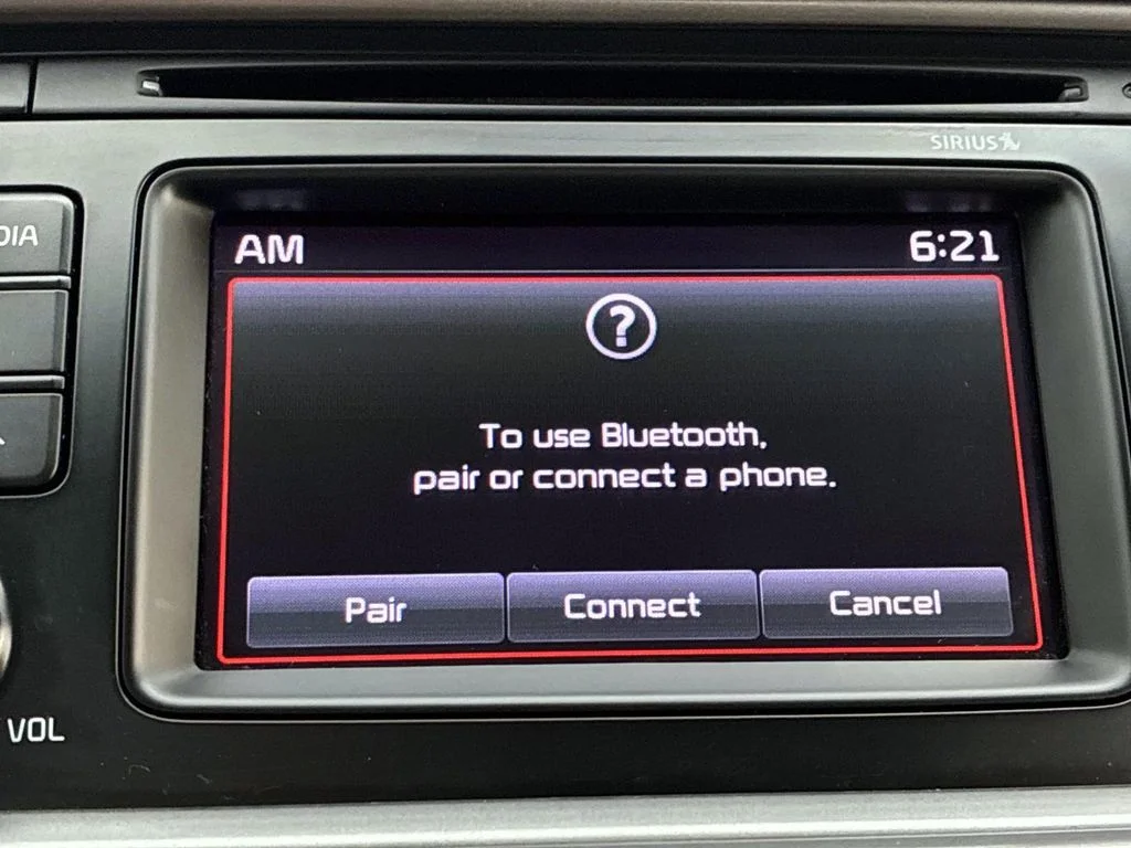 Used 2017 Snow White Pearl Kia LX image 32
