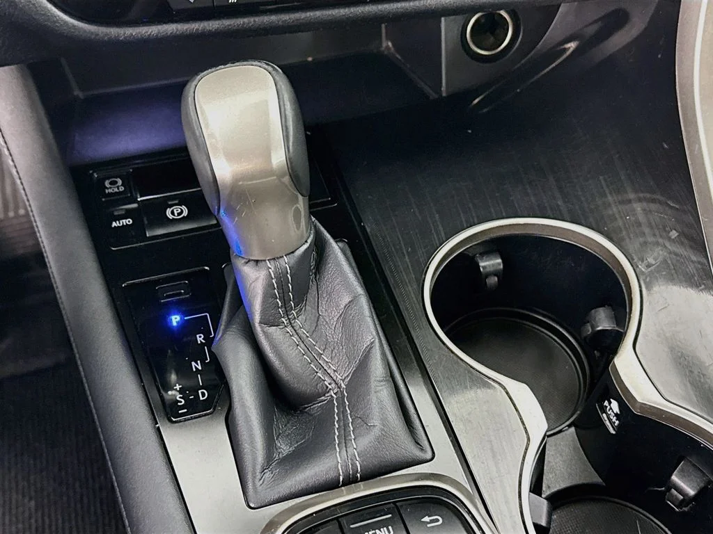 Used 2017 White Pearl Lexus 350 image 17