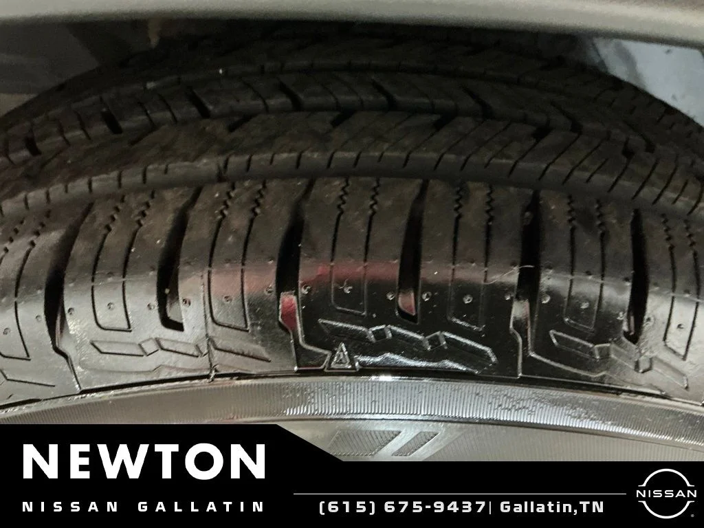 Used 2018 Pearl White Nissan SV image 42