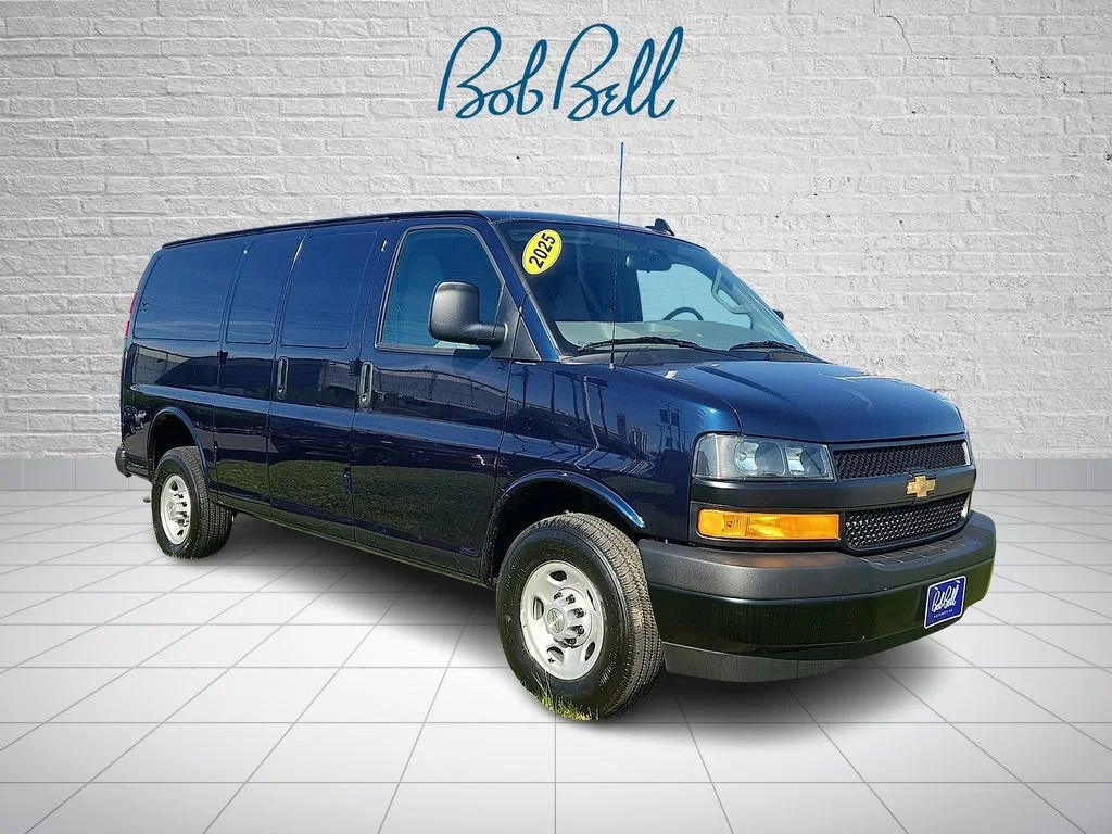 2025 Chevrolet Express 2500 Work Van HD's photo