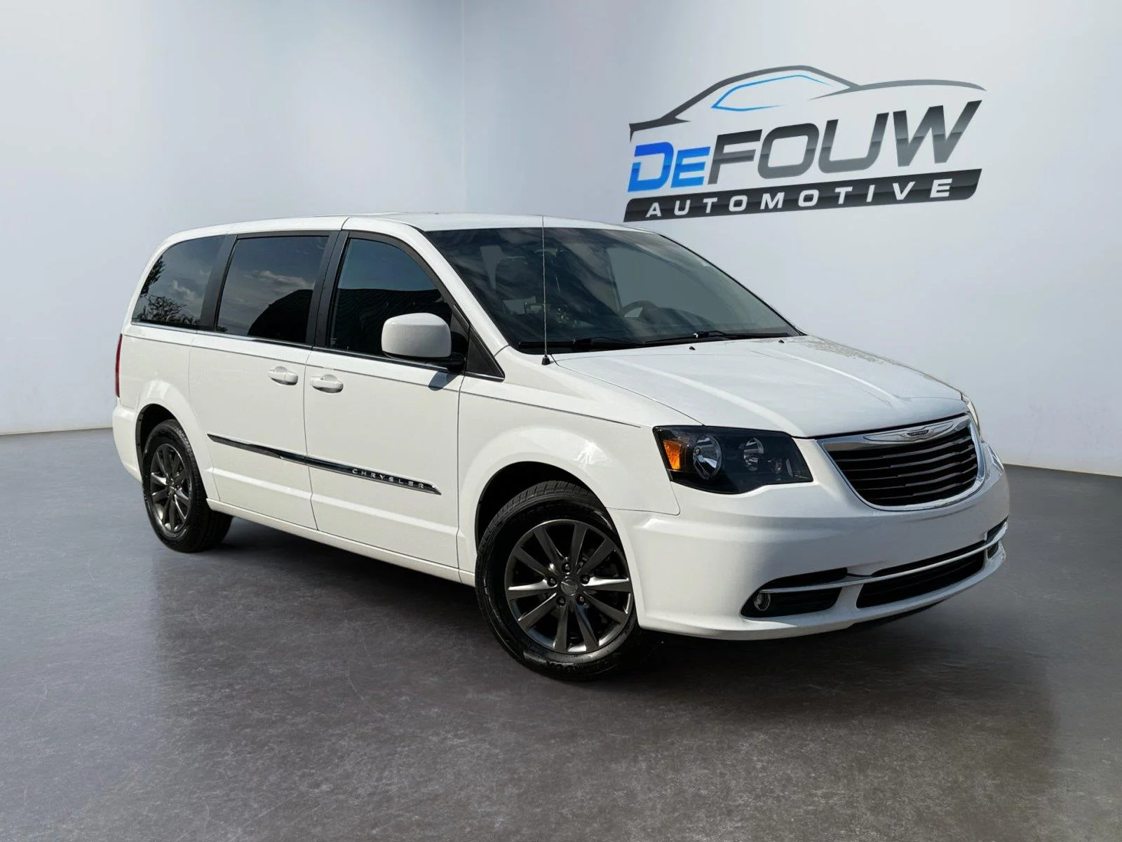 2015 Chrysler Town & Country S